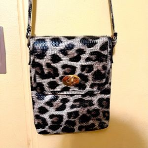 Leopard crossbody purse 🐆